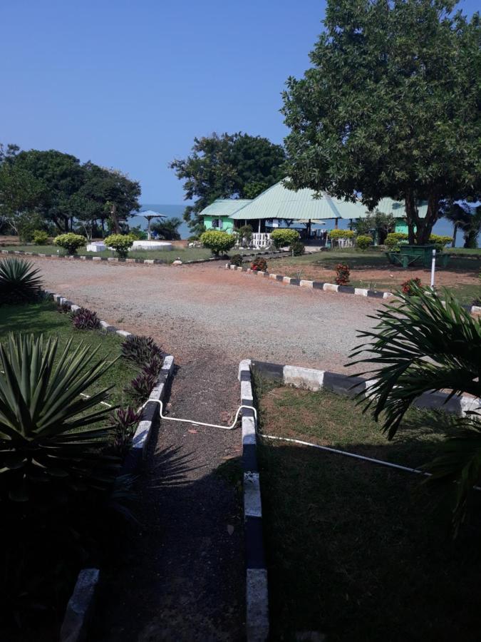Abuesi Beach Resort Sekondi-Takoradi 外观 照片