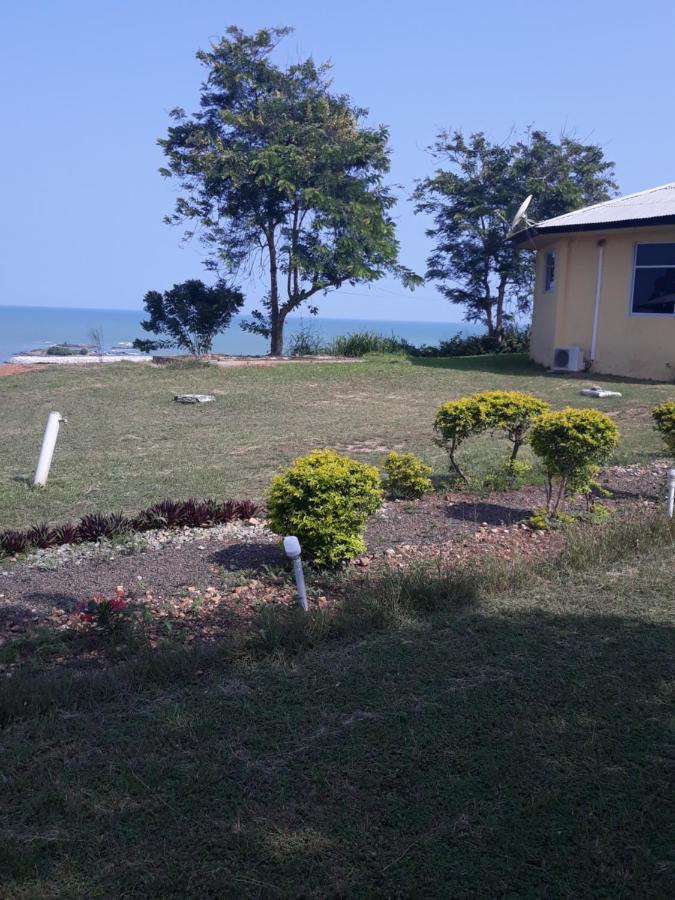 Abuesi Beach Resort Sekondi-Takoradi 外观 照片