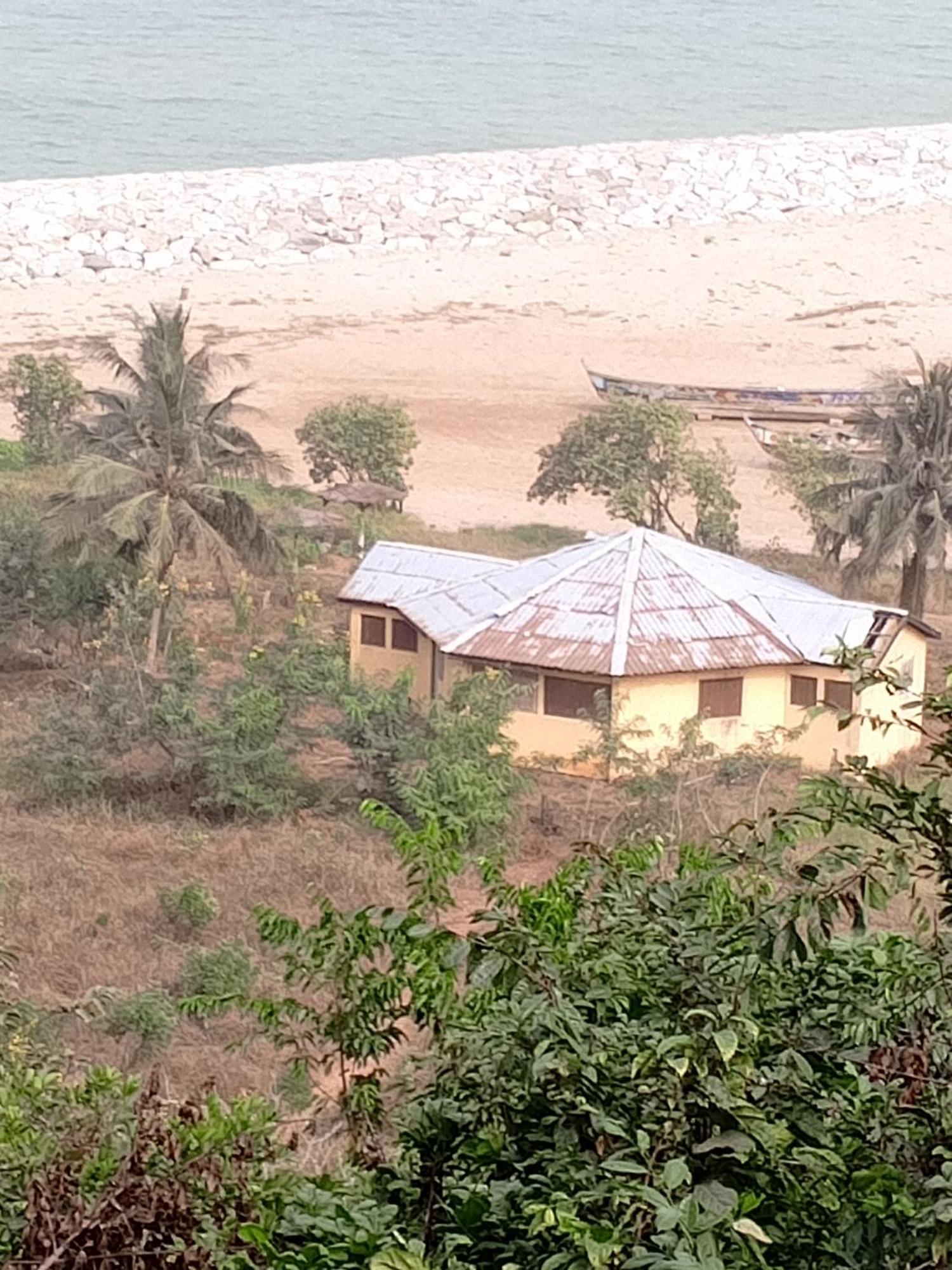 Abuesi Beach Resort Sekondi-Takoradi 外观 照片