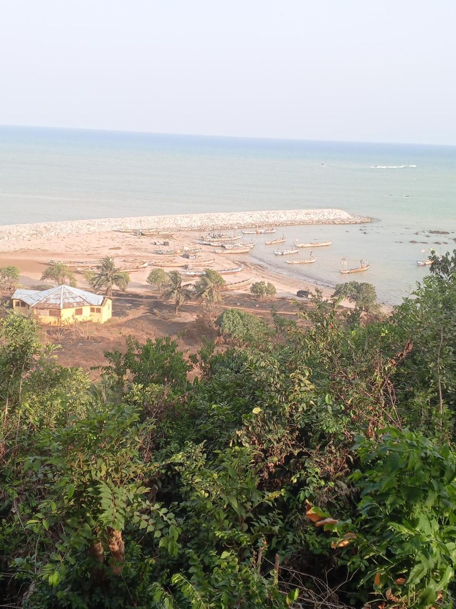 Abuesi Beach Resort Sekondi-Takoradi 外观 照片