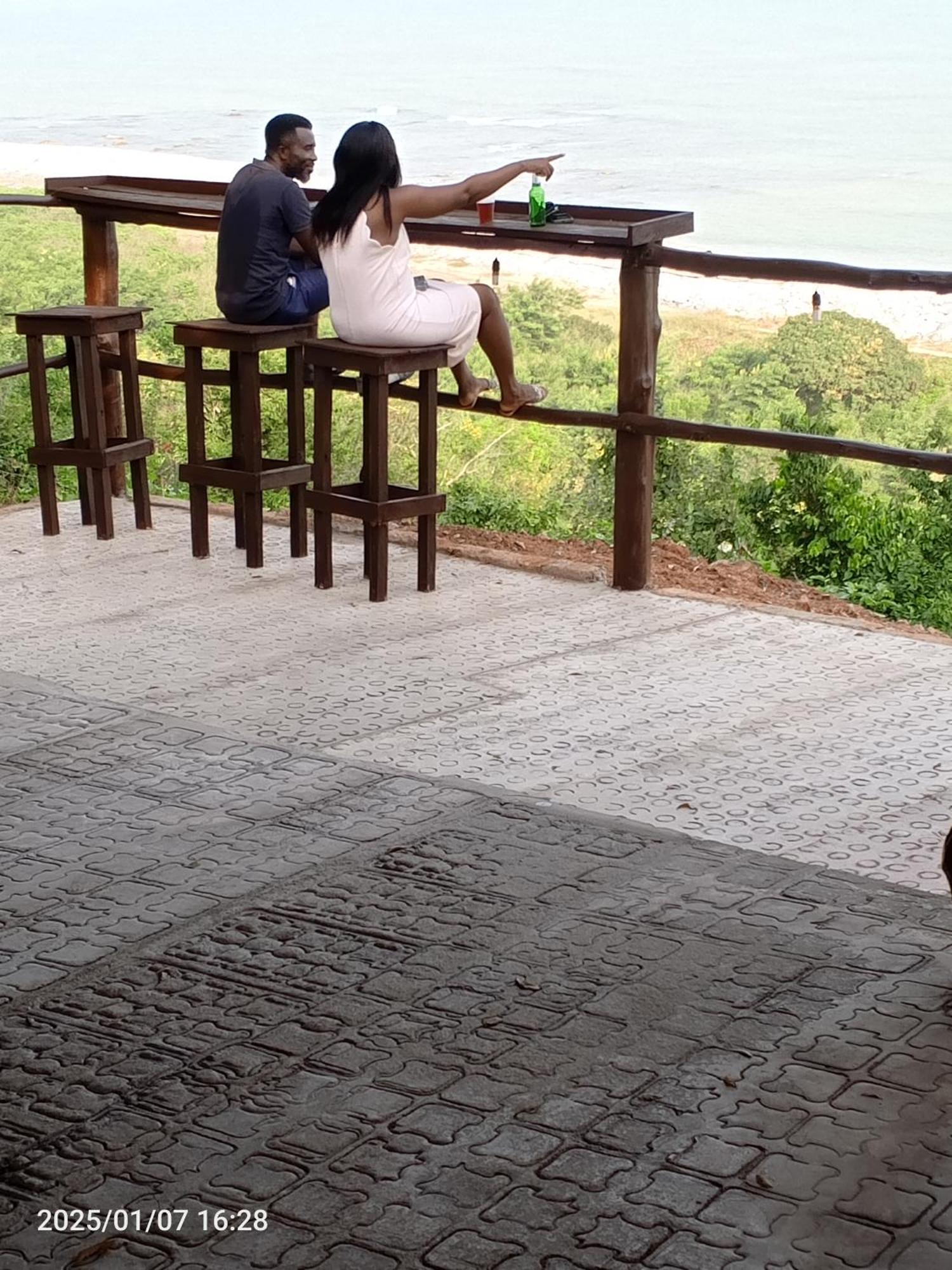 Abuesi Beach Resort Sekondi-Takoradi 外观 照片